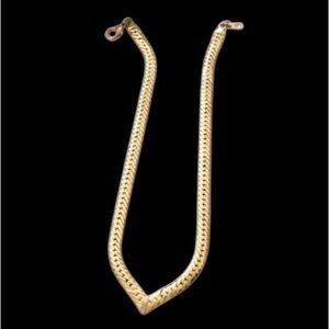 Joan Rivers 80s/80s-style Chain V Necklace